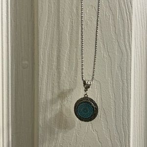 Women’s necklace